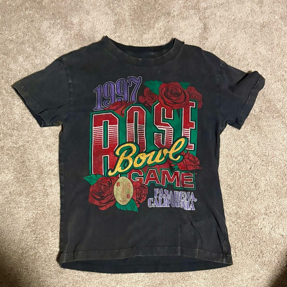Abercrombie & Fitch Black Rose Bowl Graphic Tee